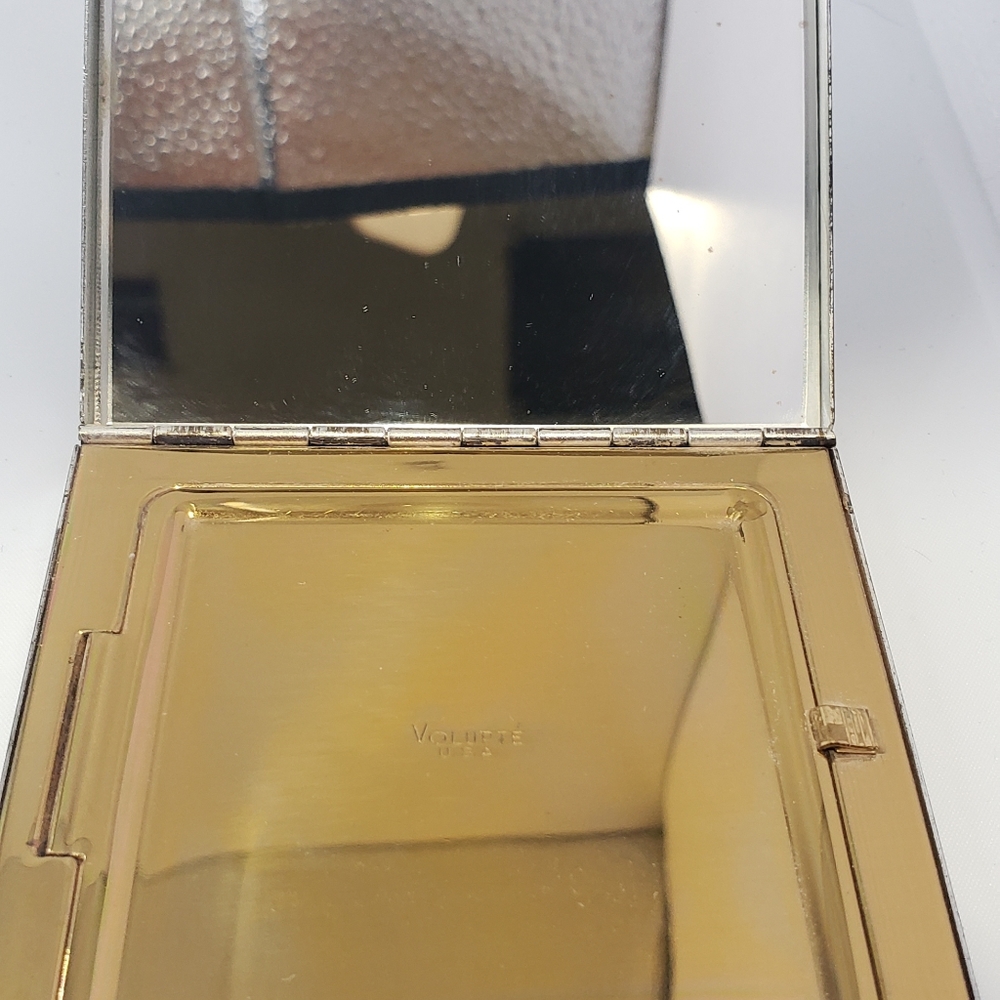 Volupte Makeup Compact - Picture 3 of 13
